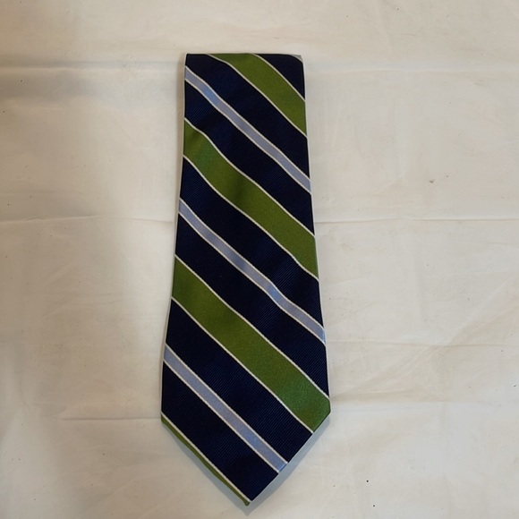 Tommy Hilfiger men’s green and blue tie 58”L x 3.5” W - Picture 2 of 4